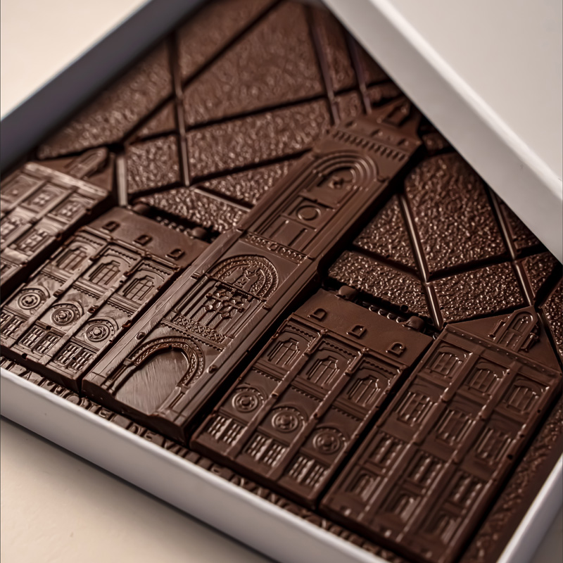 Moulure de l'hôtel de ville d'Angoulême fait main par la chocolaterie Duceau à Angoulême