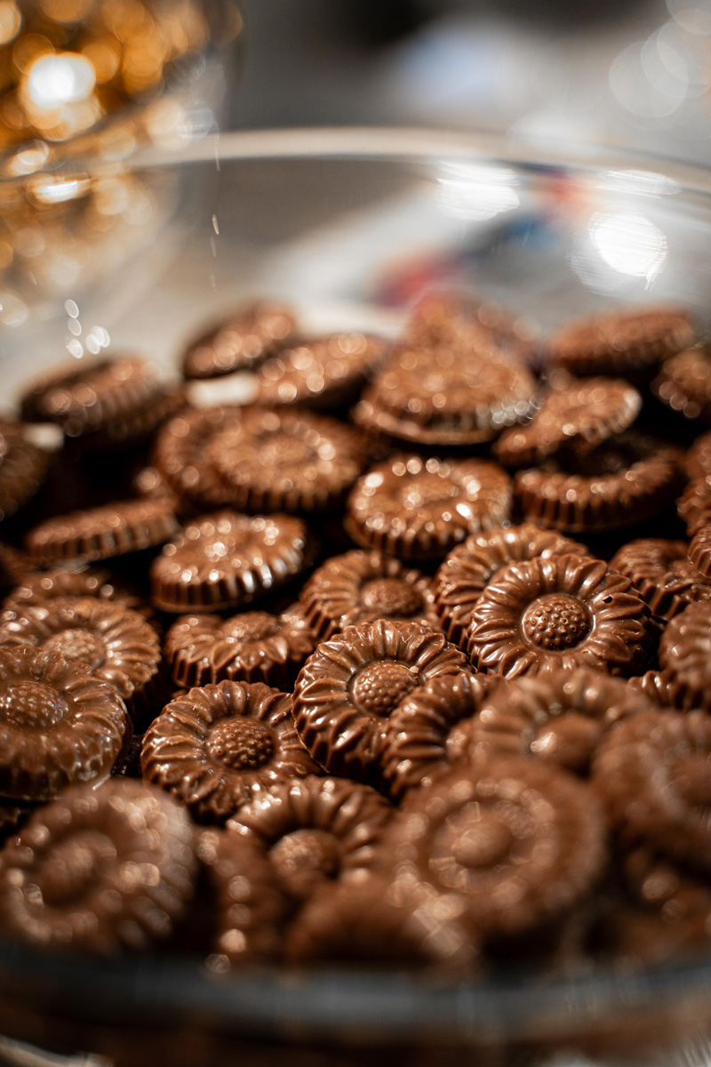 Marguerites en chocolat signature de la chocolaterie Duceau